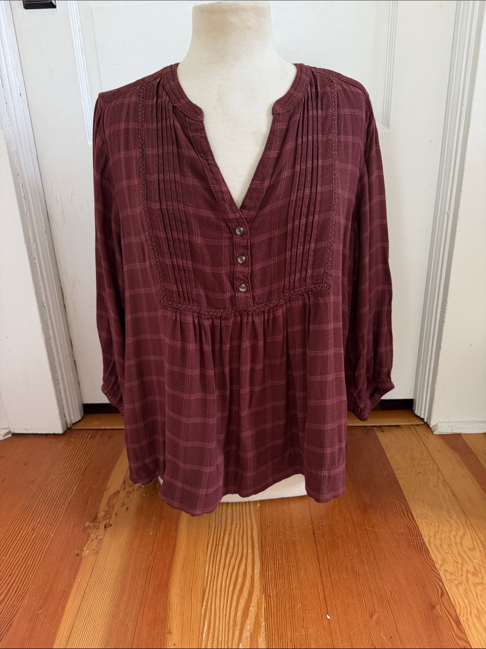 Wrangler 3/4 Sleeve Maroon Plaid Henley Top XL